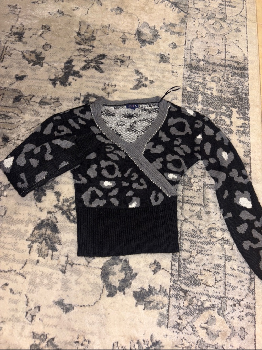 Leopard v neck sweater